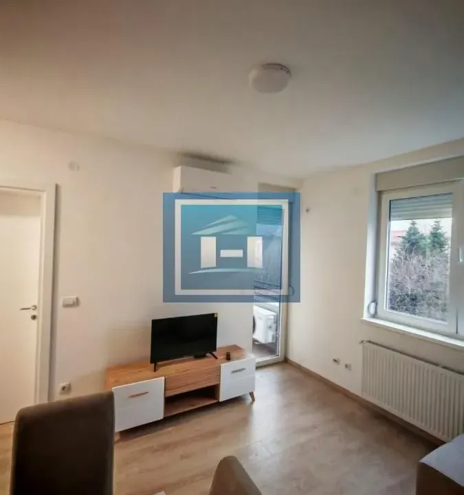 Izdavanje, jednosoban stan, 36m², Paraćin, Srbija