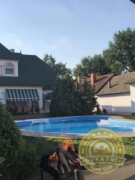 Sale, house, 420m², Kać, Novi Sad Sve Podlokacije