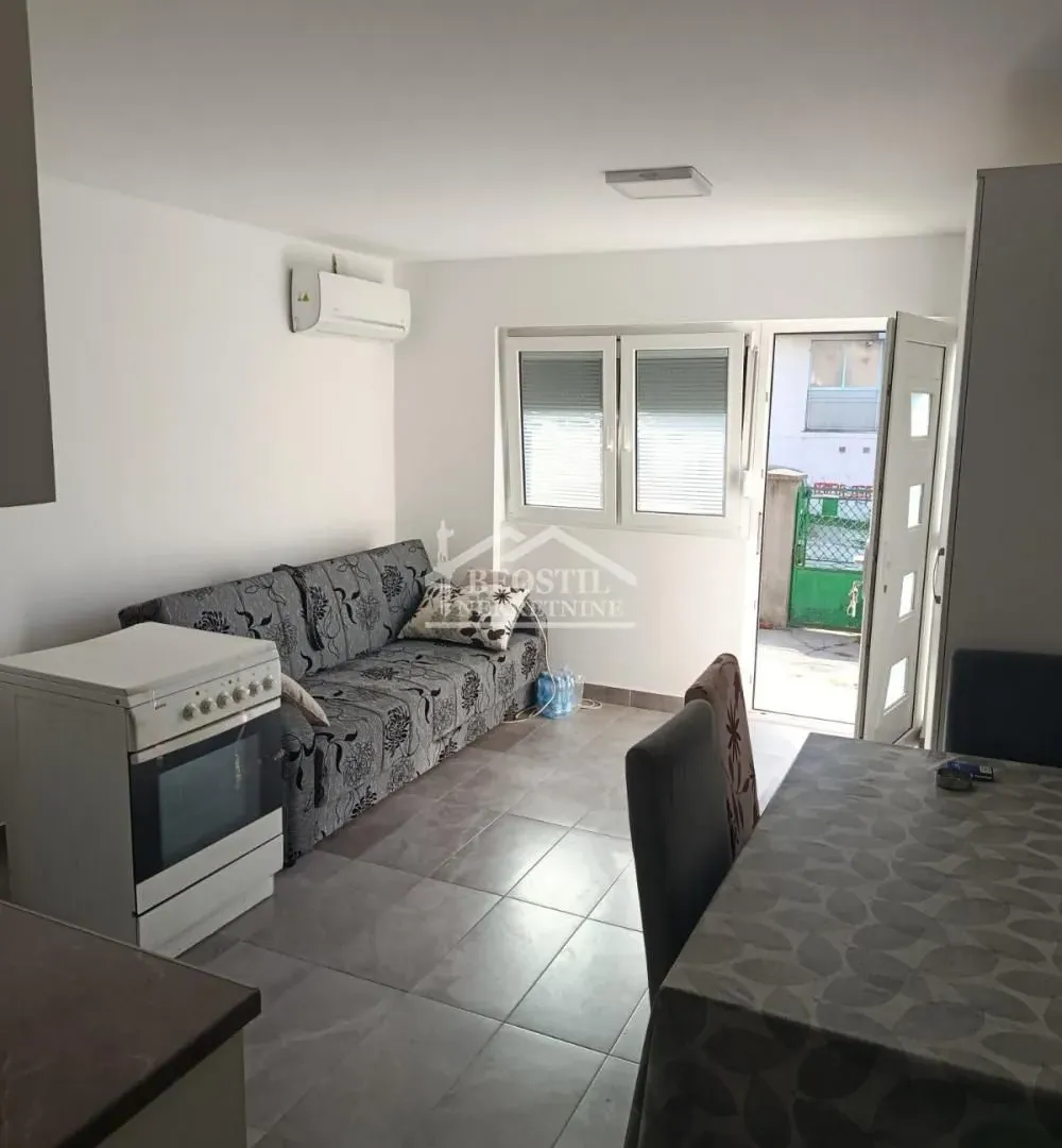 Izdavanje, jednosoban stan, 32m², Zvezdara Sve Podlokacije, Beograd