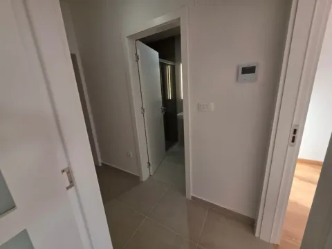 Prodaja, jednosoban stan, 45m², Pobrežje, Podgorica - image 7