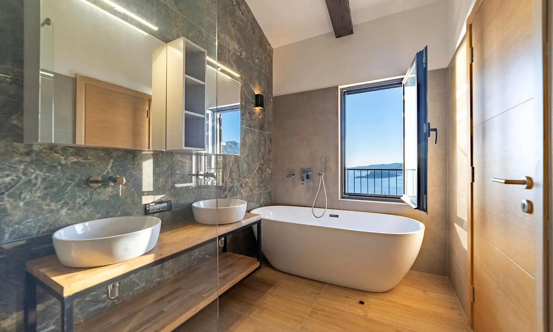 Sale, house, 420m², Blizikuće, Budva