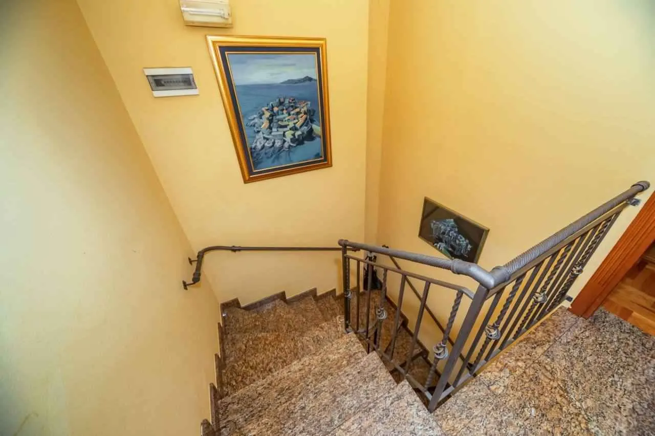 Prodaja, stan, 168m², Šušanj, Bar