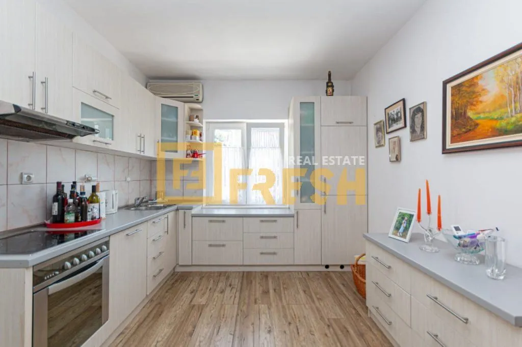 Prodaja, kuća, 266m², Herceg Novi, Crna Gora