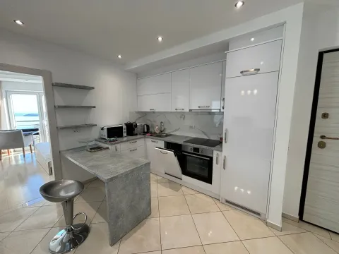 Rent, two bedroom apartment, 75m², Ivanovići, Budva - image 8