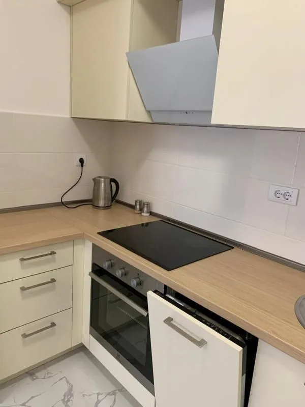 Prodaja, jednosoban stan, 46m², Lazi, Budva