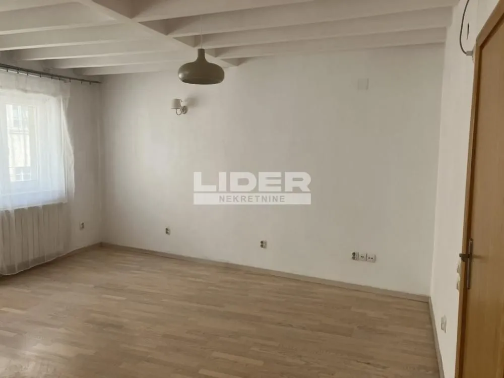 Izdavanje, trosoban stan, 58m², Stari Grad, Beograd