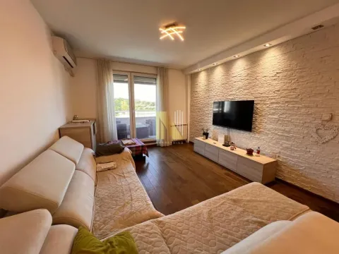 Prodaja, trosoban stan, 86m², Bulevar Evrope, Novi Sad Sve Podlokacije