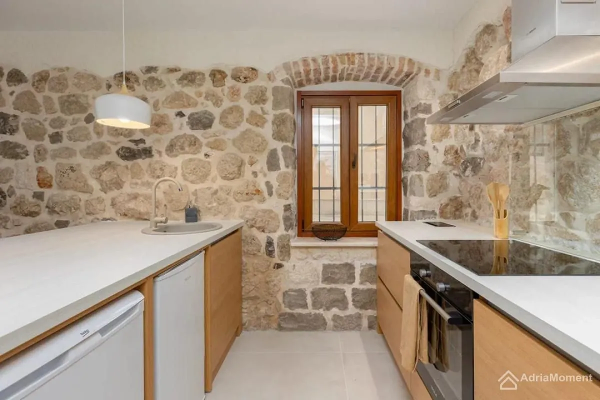 Sale, house, 110m², Škaljari, Kotor