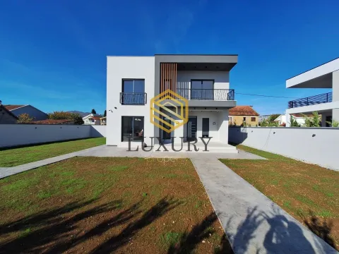 Prodaja, kuća, 141m², Gornja Gorica, Podgorica - image 6