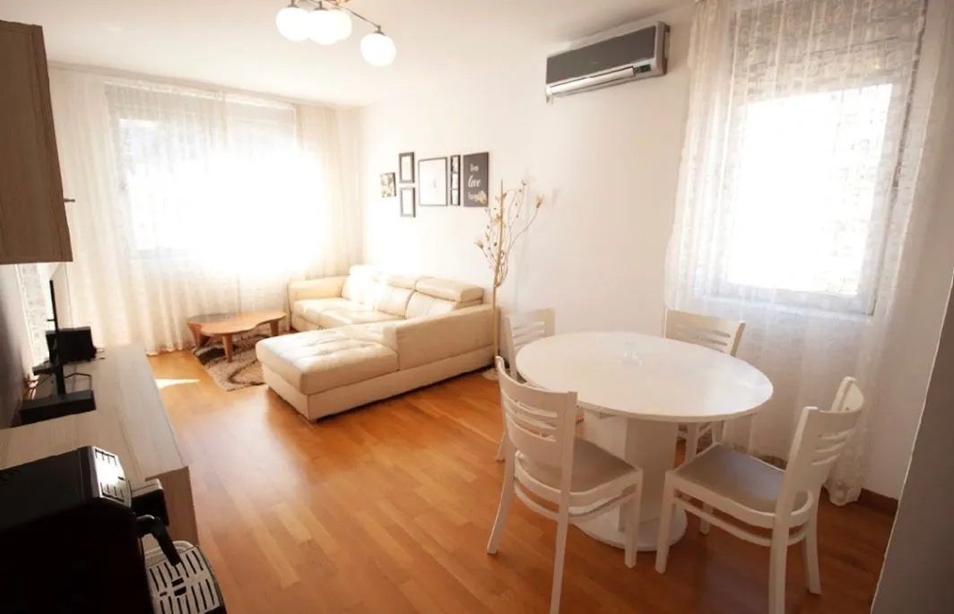 Rent, two bedroom apartment, 54m², Centar, Budva