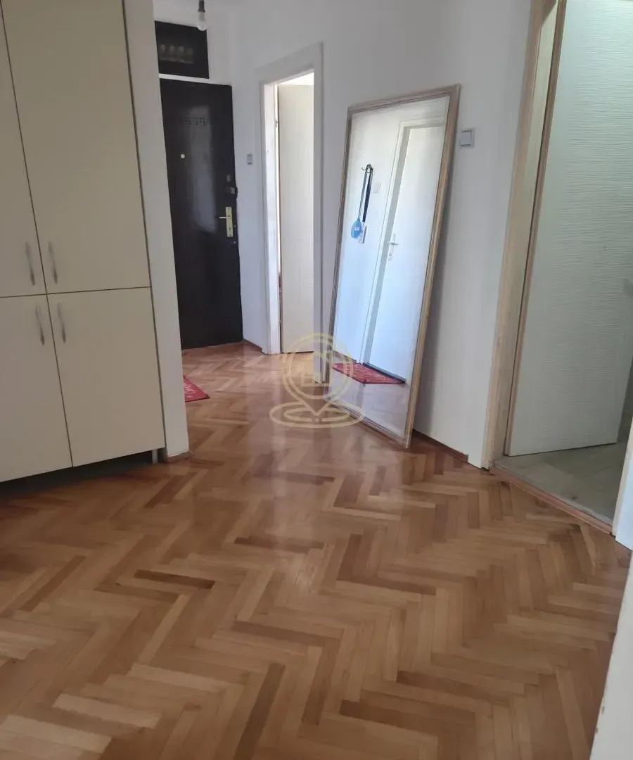 Prodaja, trosoban stan, 75m², Medijana, Niš