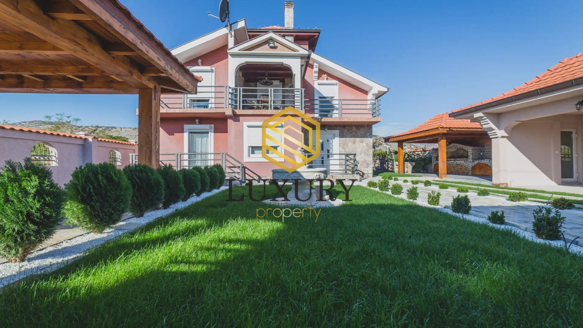 Prodaja, kuća, 200m², Donji Kokoti, Podgorica