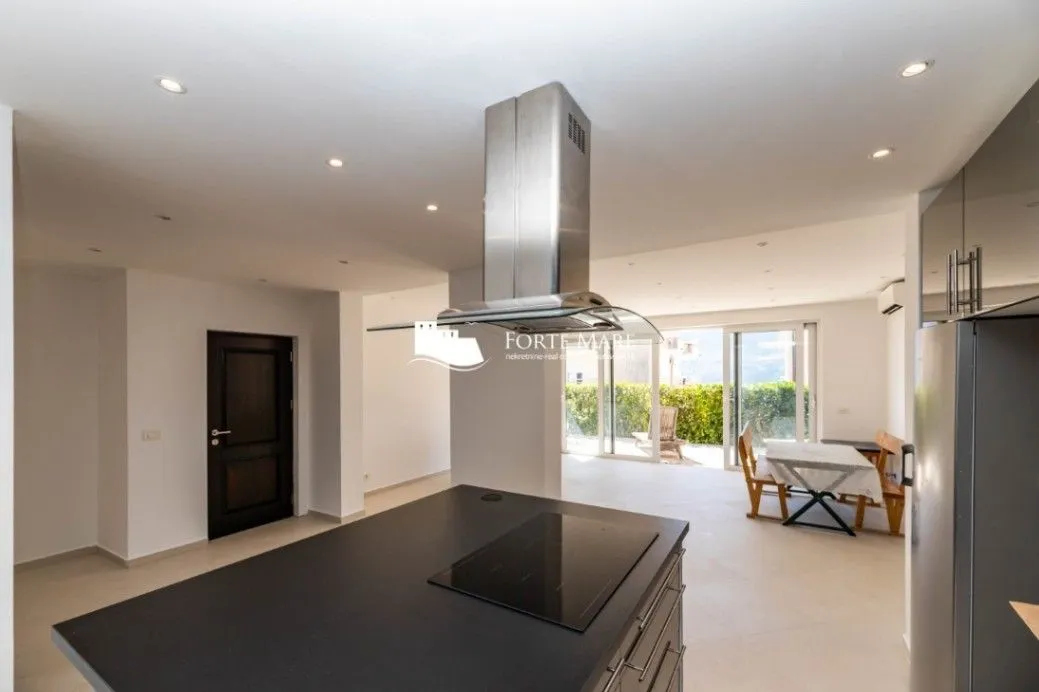 Prodaja, dvosoban stan, 95m², Topla, Herceg Novi