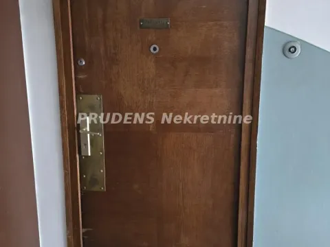 Rent, two bedroom apartment, 72m², Savski Venac, Beograd - image 16