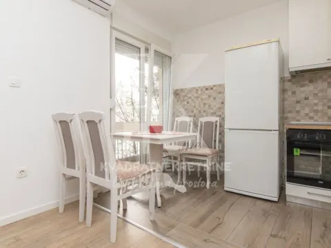 Izdavanje, dvosoban stan, 68m², Gintaš, Podgorica - image 3