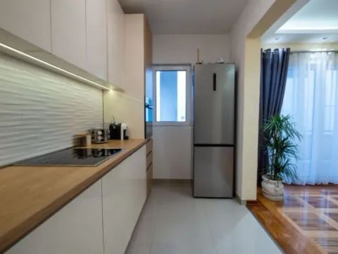 Prodaja, trosoban stan, 128m², Stari Aerodrom, Podgorica - image 5