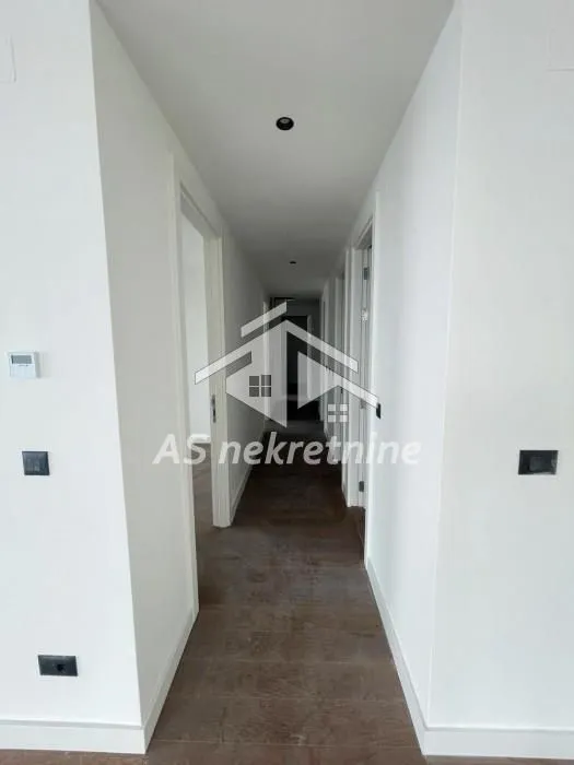 Rent, four bedroom apartment, 148m², Savski Venac, Beograd