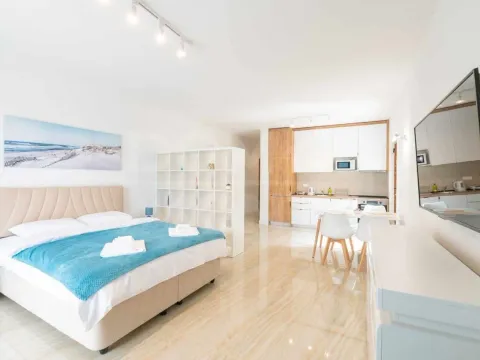 Rent, studio apartment, 52m², Tivat, Crna Gora - image 4