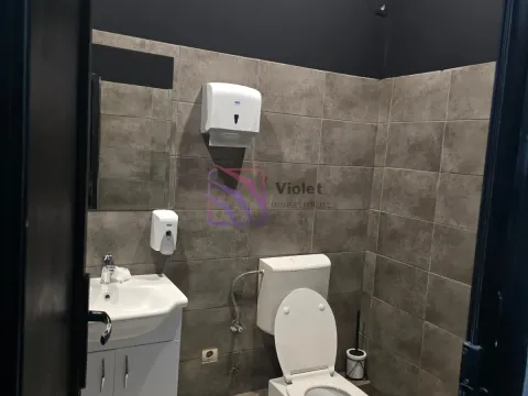 Izdavanje, poslovni prostor, 150m², Centar, Podgorica - image 8
