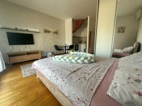 Sale, studio apartment, 33m², City Kvart, Podgorica - image 1