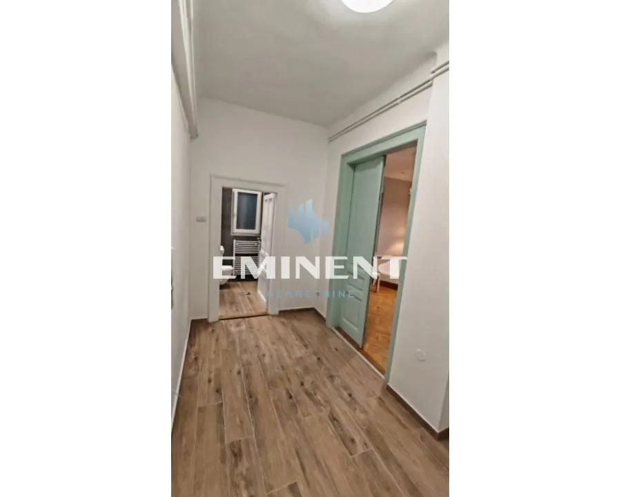 Izdavanje, trosoban stan, 62m², Savski Venac, Beograd