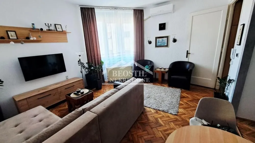 Izdavanje, jednosoban stan, 30m², Stari Grad, Beograd