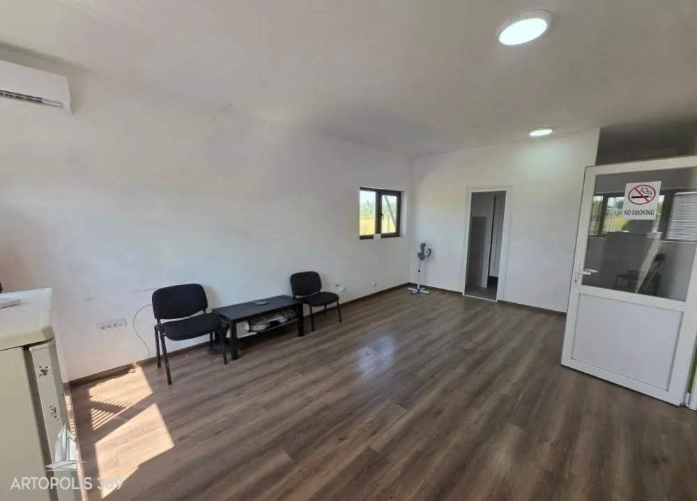 Rent, office space, 536m², Čukarica, Beograd