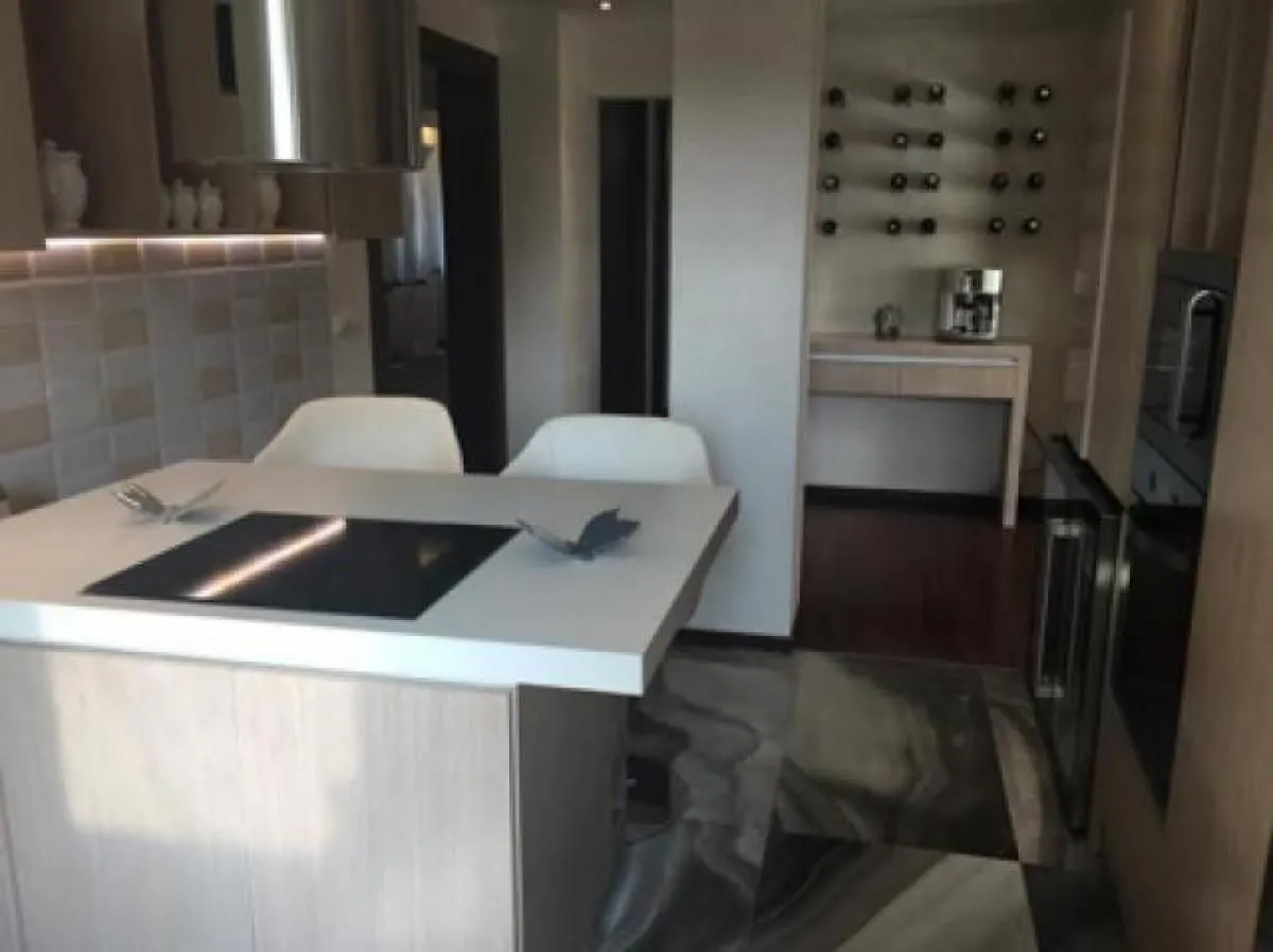 Rent, three bedroom apartment, 240m², Kalenić Pijaca, Vračar Sve Podlokacije