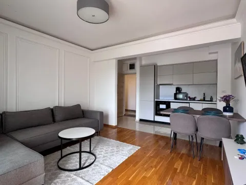 Rent, one bedroom apartment, 50m², Bečići, Budva - image 1