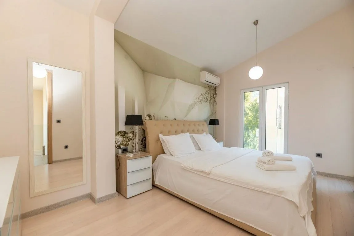 Prodaja, kuća, 300m², Sveti Stasije, Kotor