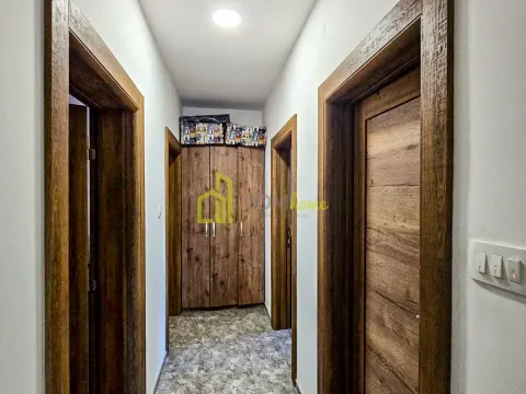 Sale, house, 216m², Blok 6, Podgorica - image 9