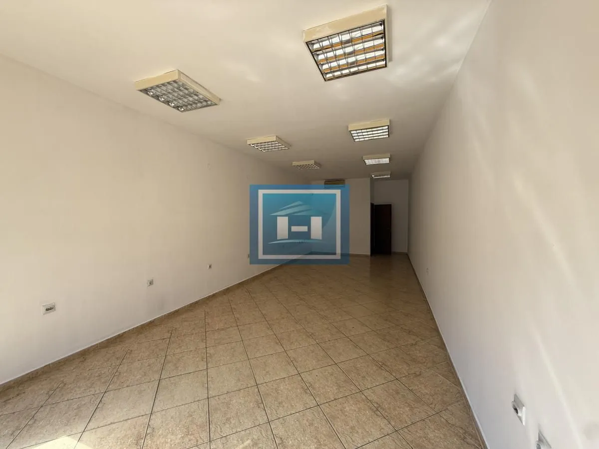 Izdavanje, poslovni prostor, 48m², Centar, Jagodina