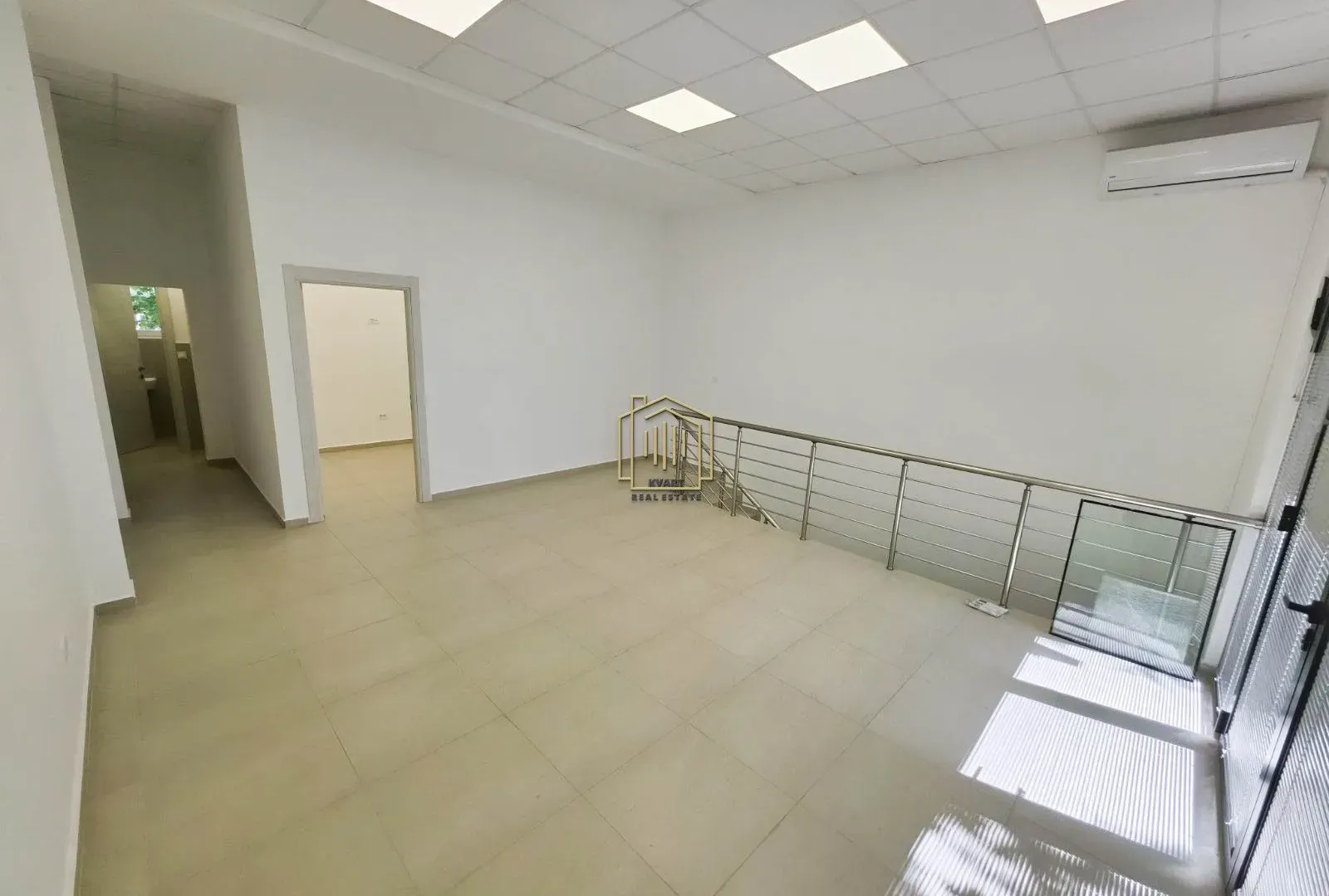 Rent, office space, 115m², Blok 6, Podgorica
