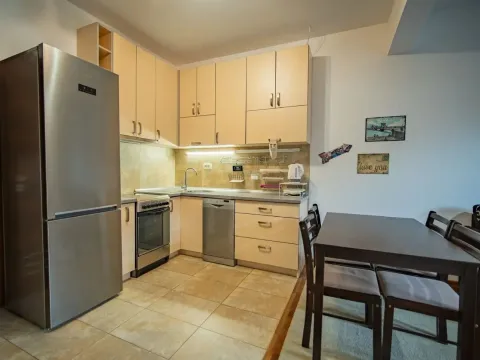 Izdavanje, jednosoban stan, 40m², Dobrota, Kotor - image 5