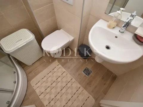 Izdavanje, jednosoban stan, 42m², City Kej, Podgorica - image 10