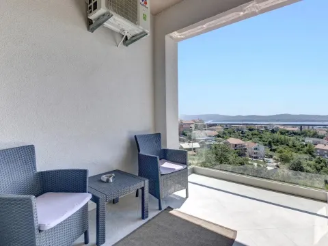 Rent, two bedroom apartment, 72m², Mažina, Tivat - image 4