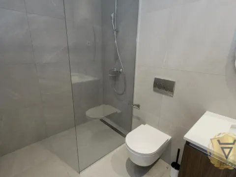 Izdavanje, trosoban stan, 78m², Savski Venac, Beograd - image 10