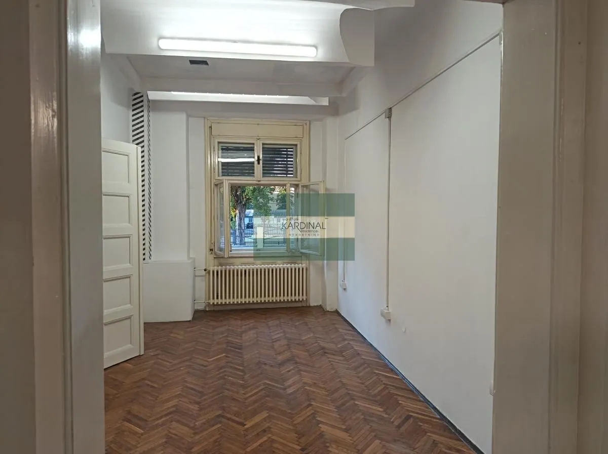 Izdavanje, četvorosoban stan, 93m², Centar, Novi Sad