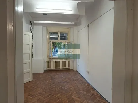 Izdavanje, četvorosoban stan, 93m², Centar, Novi Sad - image 2
