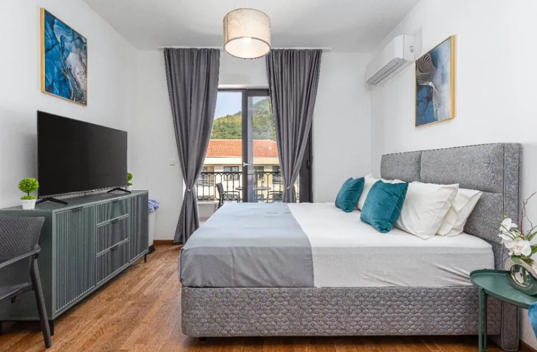 Izdavanje, garsonjera, 35m², Bečići, Budva