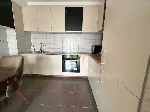 Izdavanje, dvosoban stan, 75m², City Kvart, Podgorica - image 4