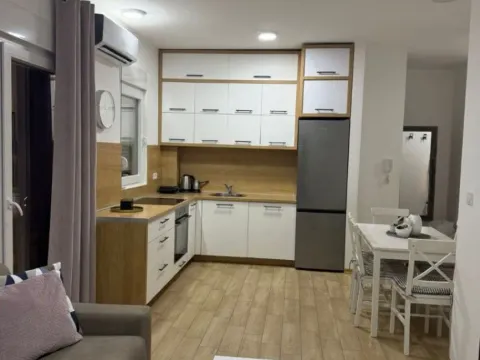 Izdavanje, jednosoban stan, 45m², Golubovina, Budva
