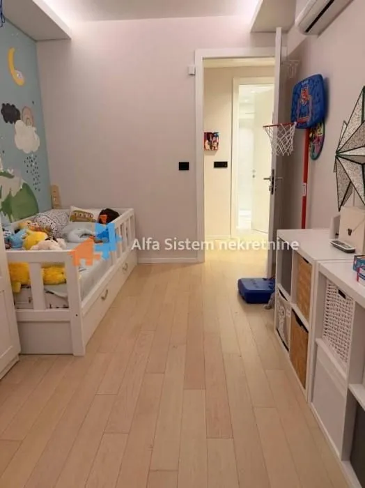 Rent, four bedroom apartment, 103m², Stari Grad, Beograd