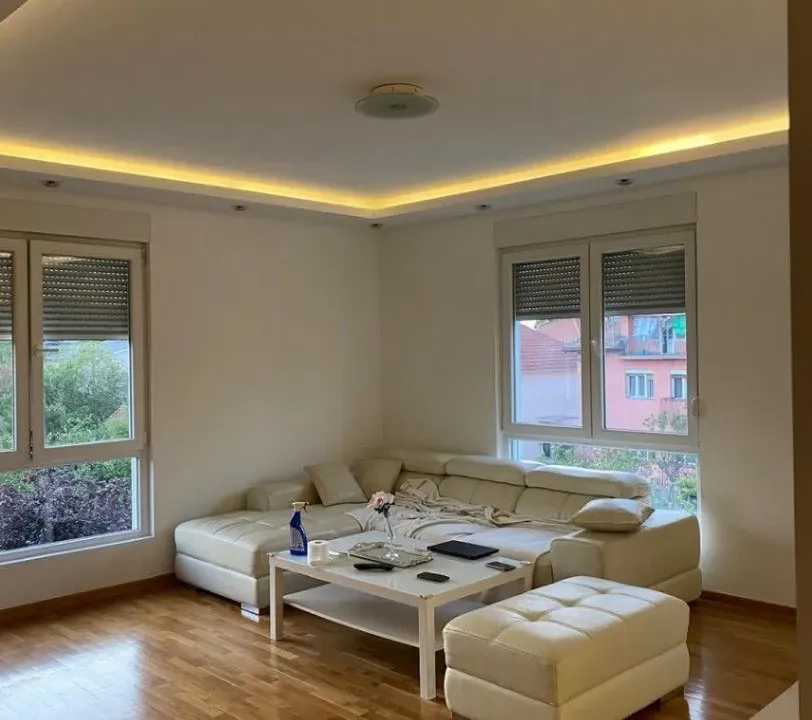 Prodaja, trosoban stan, 85m², Zemun Save Kovačevića, Zemun Sve Podlokacije