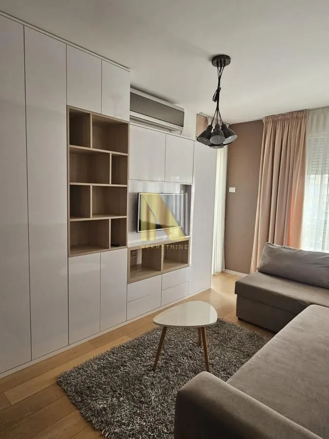 Izdavanje, jednosoban stan, 39m², Spens, Novi Sad Sve Podlokacije