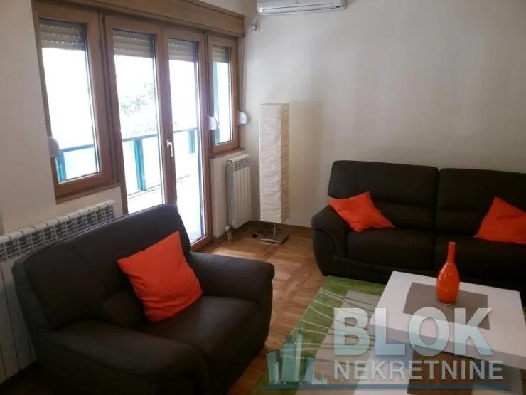 Rent, four bedroom apartment, 150m², Podgorica, Crna Gora