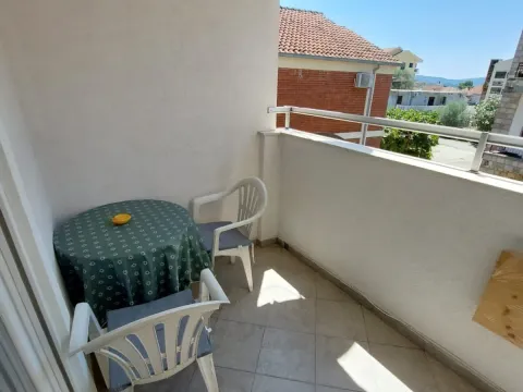 Rent, two bedroom apartment, 52m², Kalimanj, Tivat - image 4
