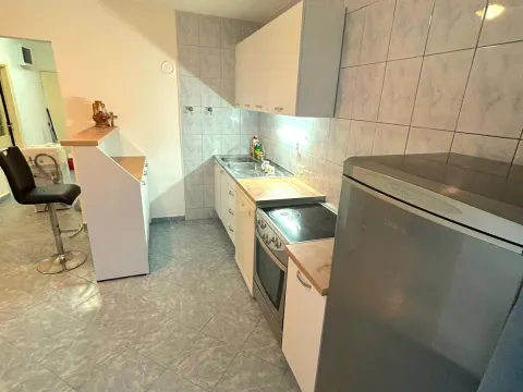 Izdavanje, dvosoban stan, 64m², Centar, Bar - image 3