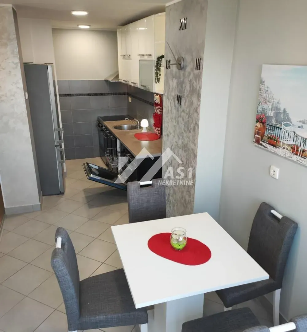 Rent, two bedroom apartment, 60m², Bulevar Oslobodjenja, Novi Sad Sve Podlokacije
