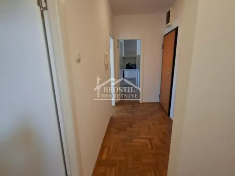 Rent, two bedroom apartment, 43m², Vračar Sve Podlokacije, Beograd - image 4